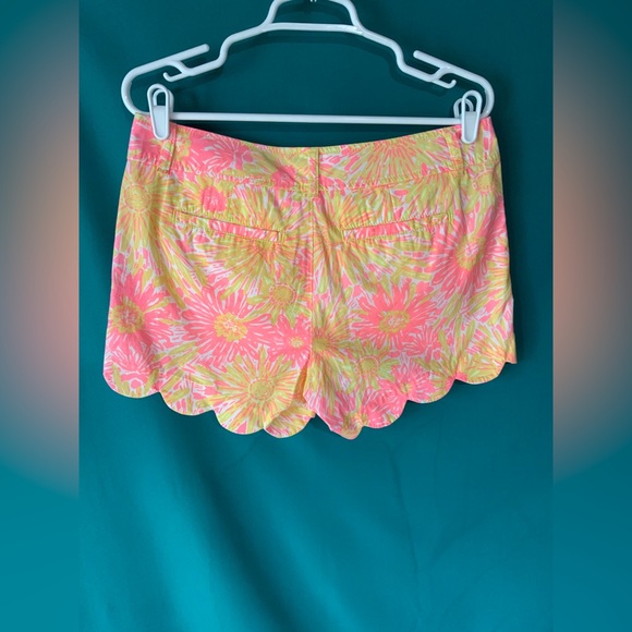 Lilly Pulitzer Buttercup Pink & Yellow Floral High Waist Shorts w/scalloped hem - Picture 2 of 6